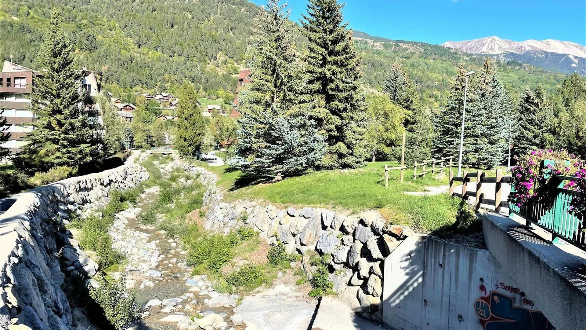 Appartamento Grand T3: 8 Pers, Balcon, Jardin, Parking, Pres Pistes - Fr-1-330F-20 Serre Chevalier 0*,  Francia